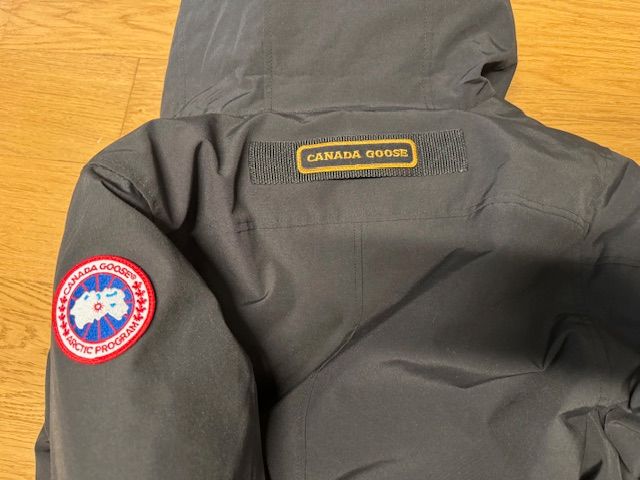 Canada Goose Chateau Parka Größe M schwarz Daune in Hamburg