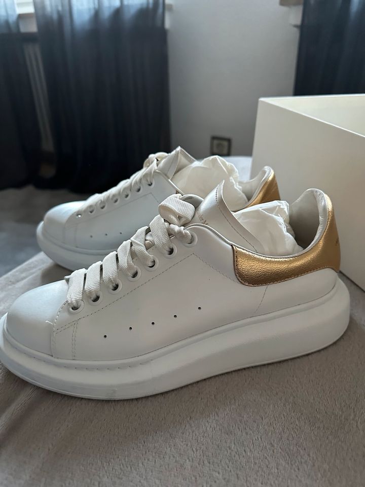 Alexander Mcqueen sneaker 39 w neu❤️ in Waldbröl