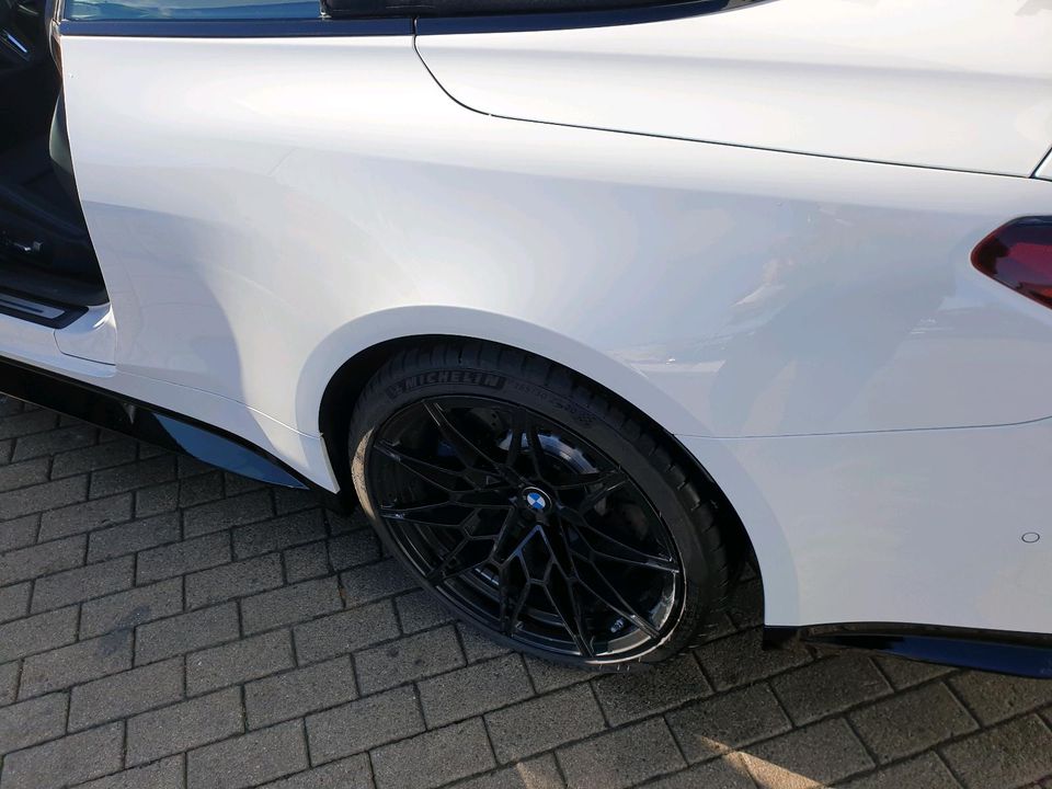 BMW G83 M4 Competition / 4500km / 1.Hand / Unfallfrei / Deutsch in Deckenpfronn