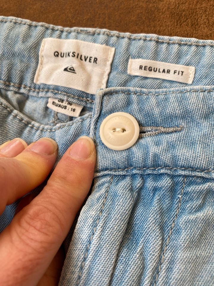 Quiksilver Jeans-Shorts | Grösse 16 | Regular Fit in Kall