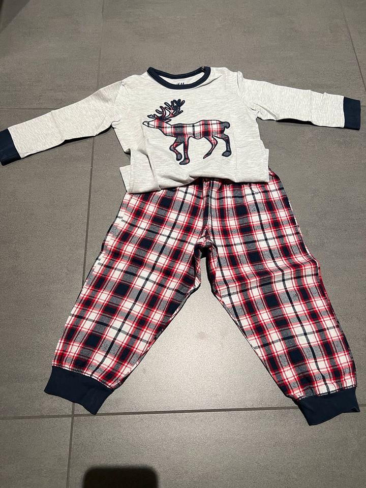 2 zuckersüße Kinderpyjamas, Grösse 98/104, H&M, top Zustand in Bad Soden am Taunus