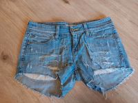 Coole Levis Hotpants Gr. S/M skinny fit Im Destroyed-look Bayern - Dorfen Vorschau