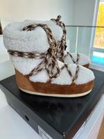 Moonboot Moon boot Low Shearling Teddy Fell braun weiß neu 41/42 Frankfurt am Main - Westend Vorschau