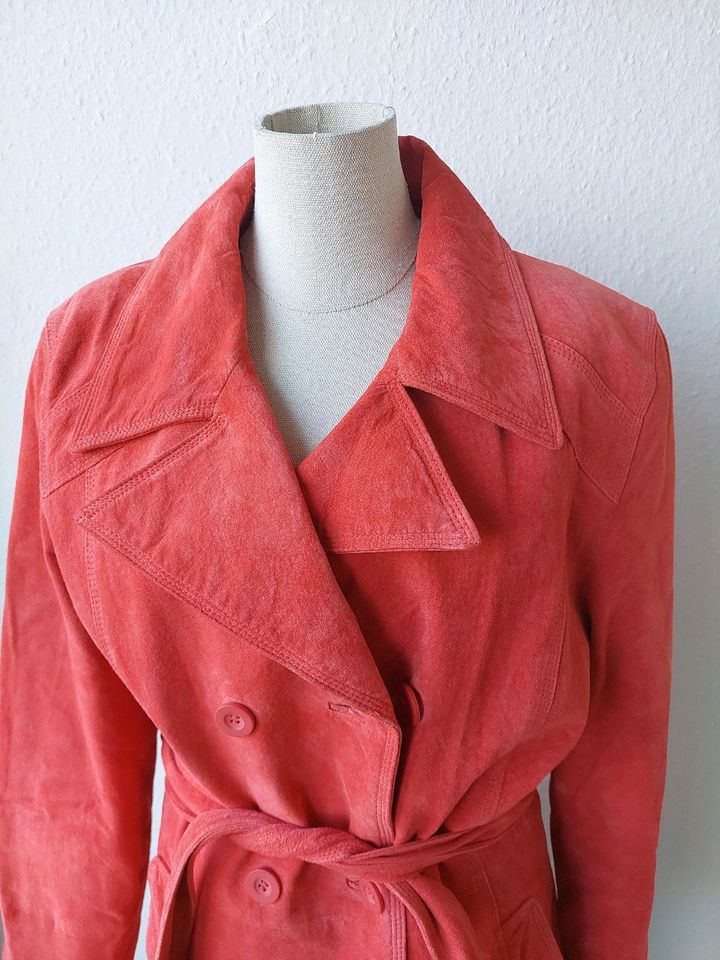 Ledermantel Mantel Trenchcoat Echtes Leder Velours rot Gr. 36 in Sprockhövel