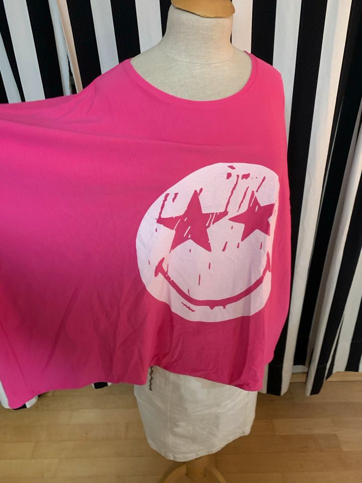 OVERSIZE Shirt knallpink Smiley weiß NEU Gr. 42/44/46 in Bad Abbach