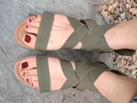 Sommerschuhe oliv grün 40 Schuhe flach Sandalen Hessen - Darmstadt Vorschau