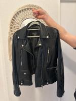 AMISU Damen Lederjacke – Größe S, neuwertig Berlin - Tempelhof Vorschau