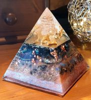 ORGON/ ORGONIT Energie Pyramide mit Blattgold11x11x13cm Hessen - Groß-Gerau Vorschau