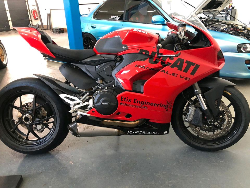 Ducati Panigale V2 in Brakel