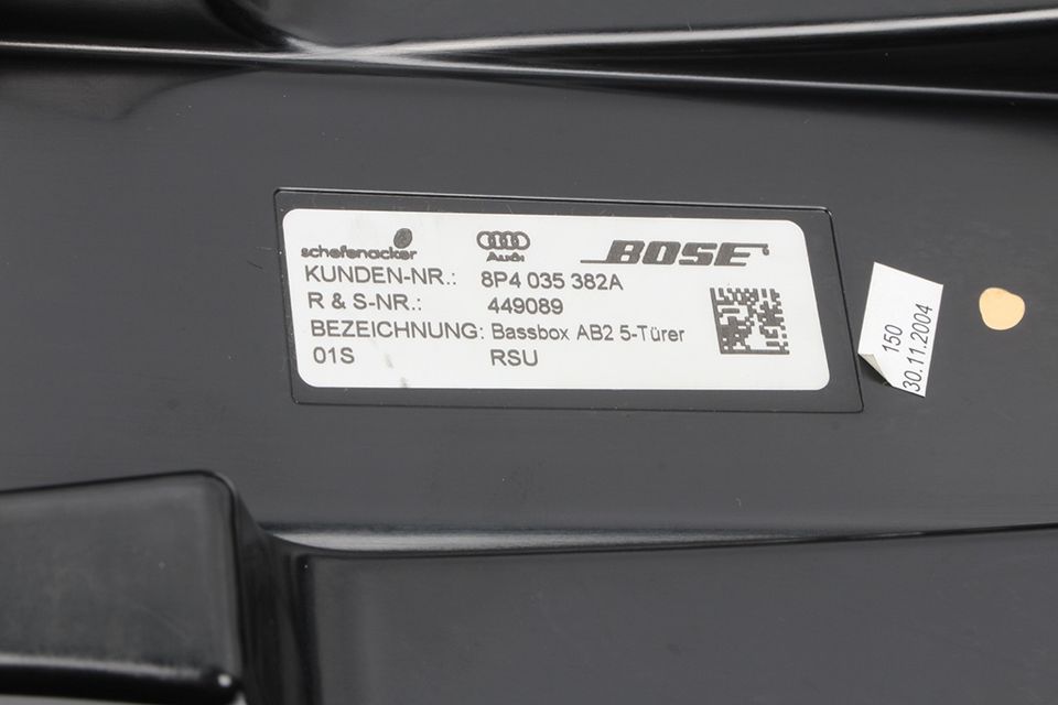 Subwoofer Bose 8P4035382A Audi A3 8P Sportback hinten Kofferraum in Prackenbach