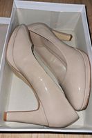 NEU OVP Damen Beige Nude Pumps Absatz Schuhe Lack 41 Bayern - Neutraubling Vorschau