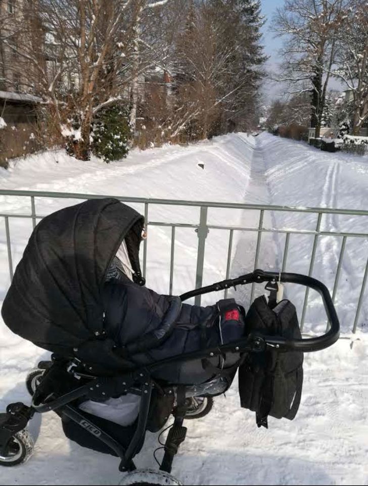 Multifunktionaler Kinderwagen + Babyautoschale in Dresden