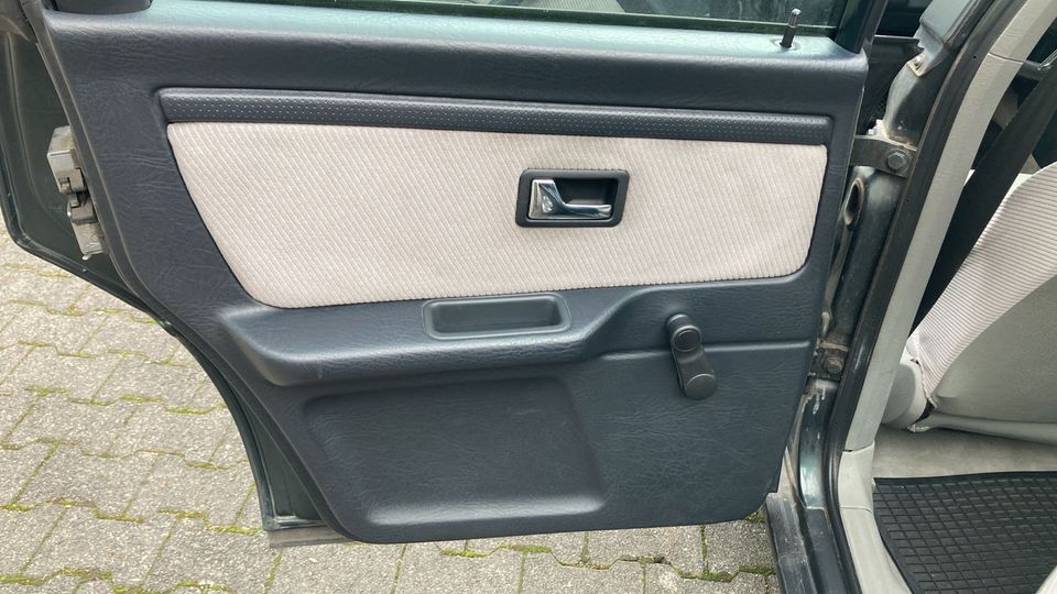 Audi 80 B4 2.0 E in Bous