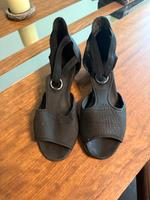 Gabor Schuhe Damen Sandalen mit Absatz Pumps 38,5/5,5 schwarz Nordrhein-Westfalen - Solingen Vorschau