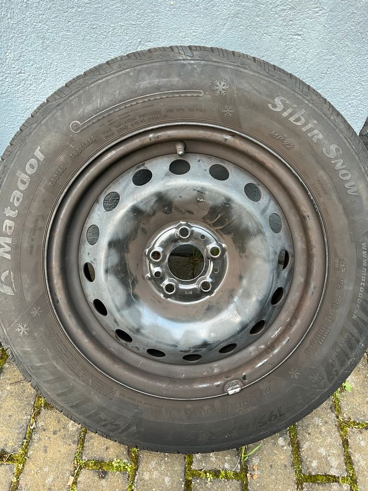 4x Fiat Winterreifen mit Stahlfelgen 195/65 R15 in Kriftel