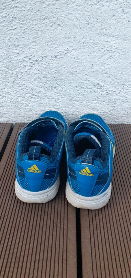 Adidas Sportschuhe Kinderschuhe Hallenschuhe Gr.34 Sneaker in Bad Tölz