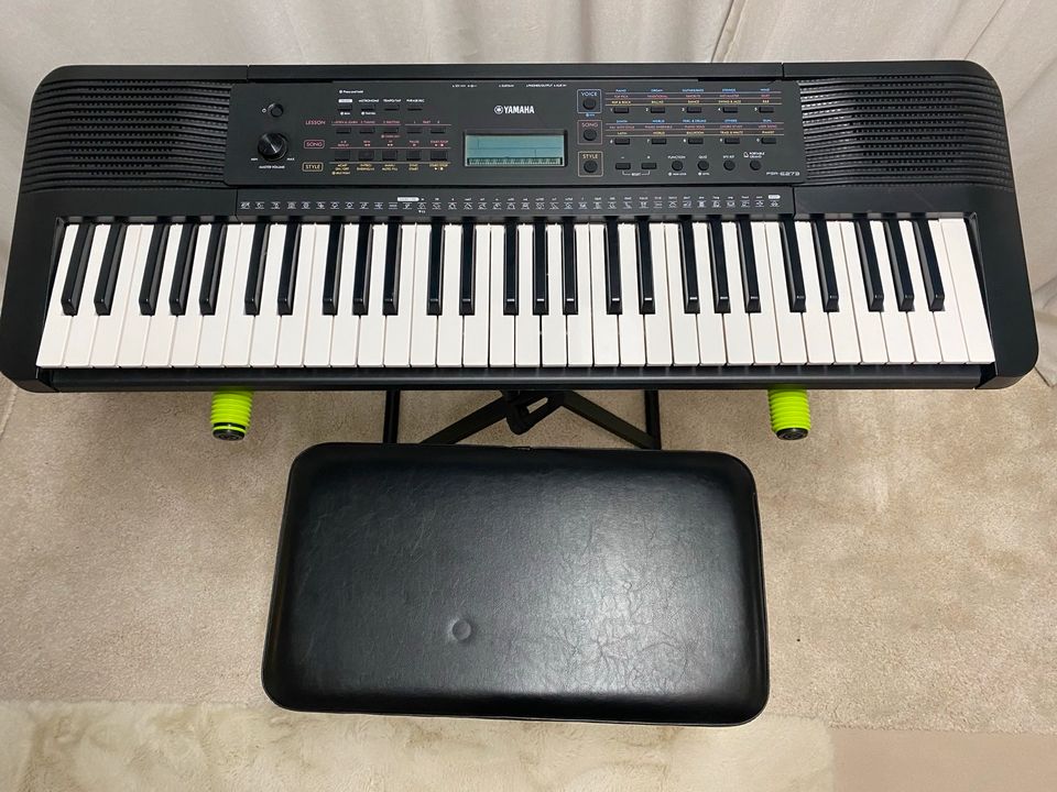 Yamaha Keyboard PSR-E273 !NEU! Inkl. Zubehör in Lohmar