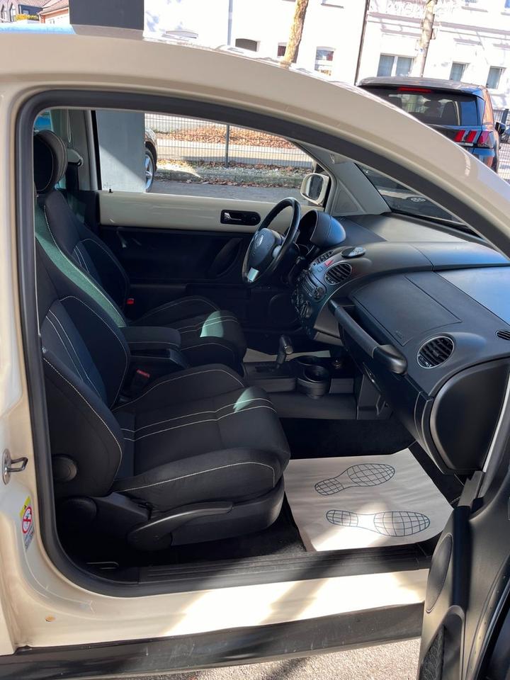 Volkswagen Beetle FACELIFT Limo 2.0l AUTOMATIK/TEMPOMAT/SHZ in Dorsten