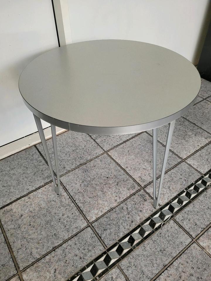 Ikea Tischbeine* mit Tischplatte *Küche*Esszimmer* 5 x vorhanden! in Lemgo