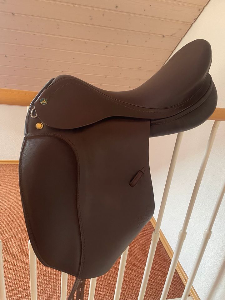 Neuer Prestige Dressursattel TopDressage SP 18 Zoll in Wernau