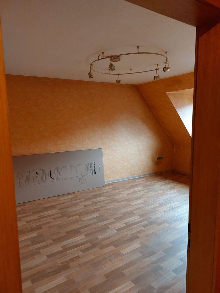 2 Zimmer - DG-Wohnung mitten in Kamen in Kamen