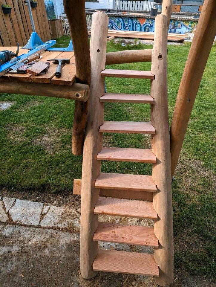 Baumhaus Spielplatz Gartenhaus Stelzenhaus Robinie Lärche in Remscheid