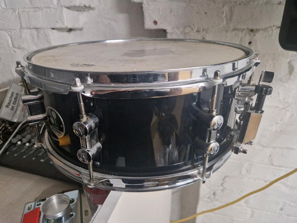 14 Zoll Snaredrum wie neu + Eine neue Ersatzfolie für nur 90 Euro in Dortmund