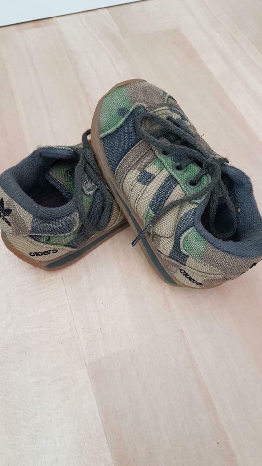 Sehr coole Camouflage Adidas Unisex  Sneakers Gr.22 in Ammerbuch