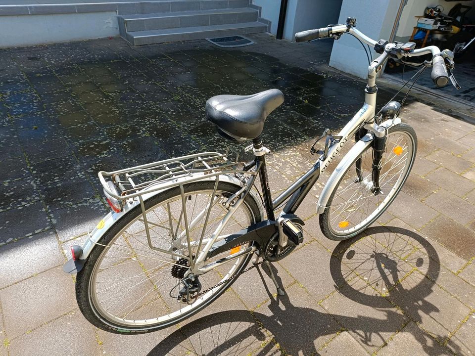 Peugeot Damenrad 28" wenig gebraucht in Ubstadt-Weiher