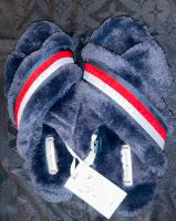 Tommy Hilfiger Hausschuhe Puschen Fell Gr. 39/40 NEU Bayern - Schwarzenbruck Vorschau