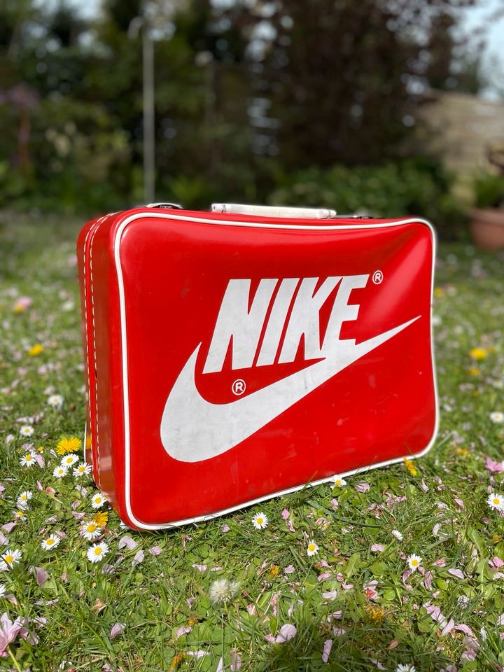 ✨Rarität - Vintage Nike Koffer in Rot✨ in Frankfurt am Main