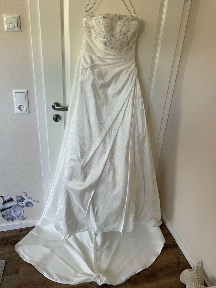 Brautkleid Valerie 38 Spitze Creme in Ilmtal