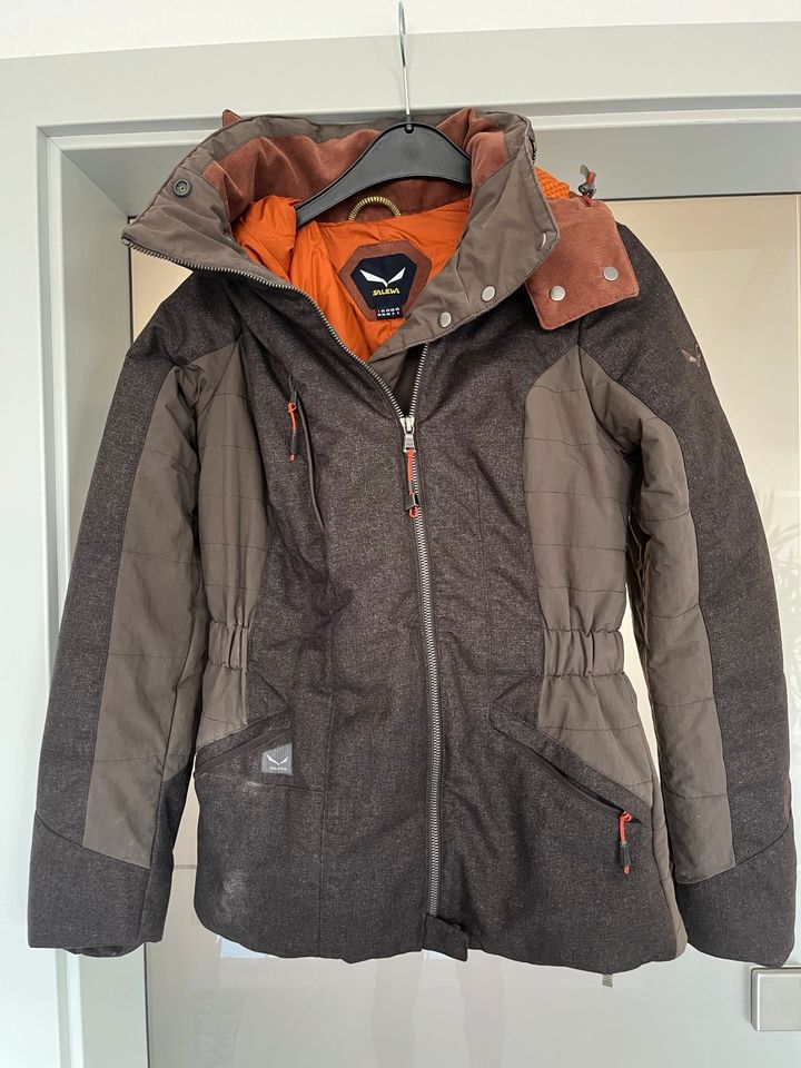 Salewa Damen Winterjacke XS braun in Ebnath