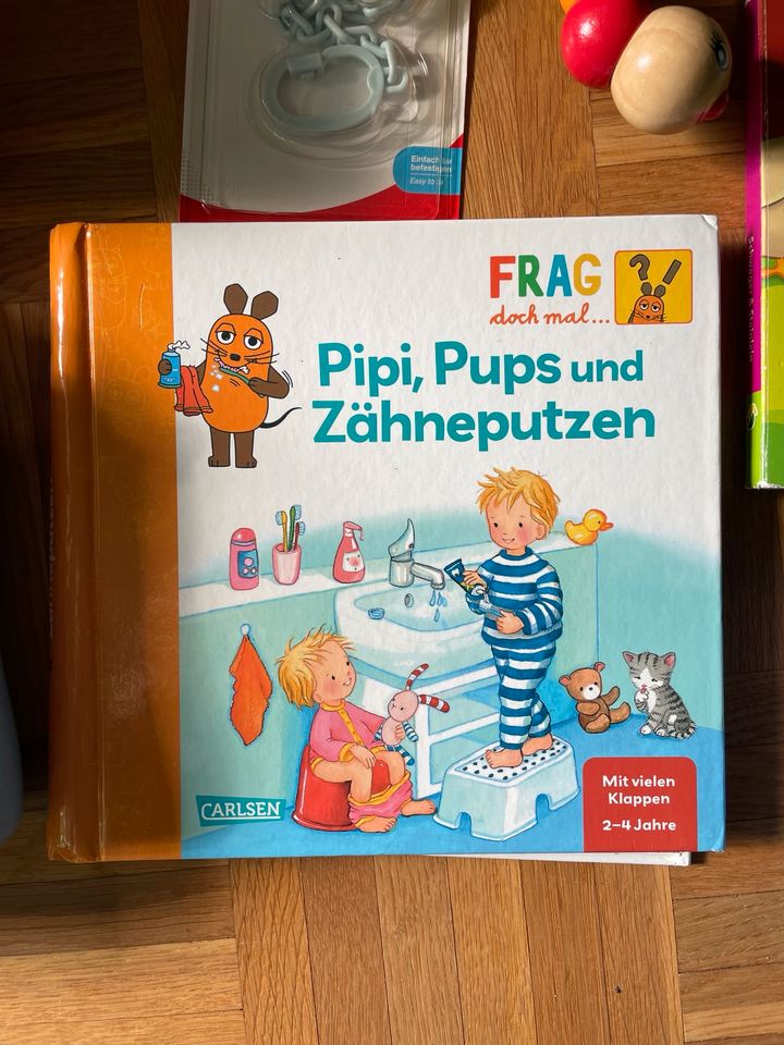 Diverse Babysachen/Kleinkind (Trinkflaschen, Bücher, Spielzeug,…) in Berlin