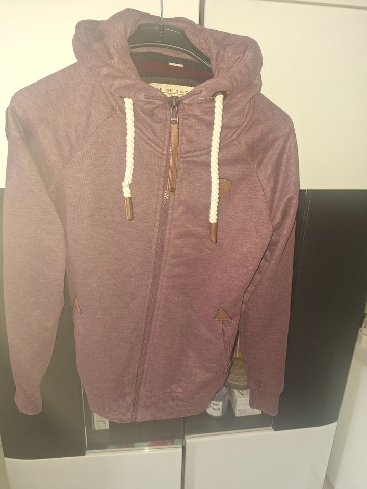 Sweatjacke von Naketano, Gr. M, mit Kapuze und Reißverschluß in Langenhagen