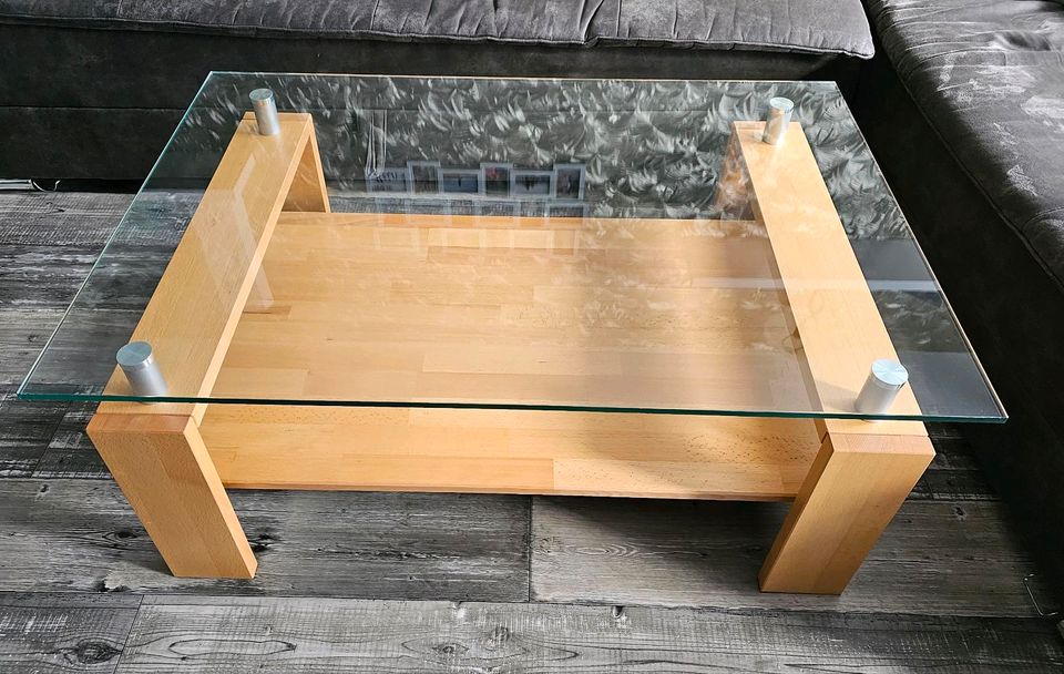 Couchtisch mit Glasplatte  110 x 75 x 44 cm in Moers