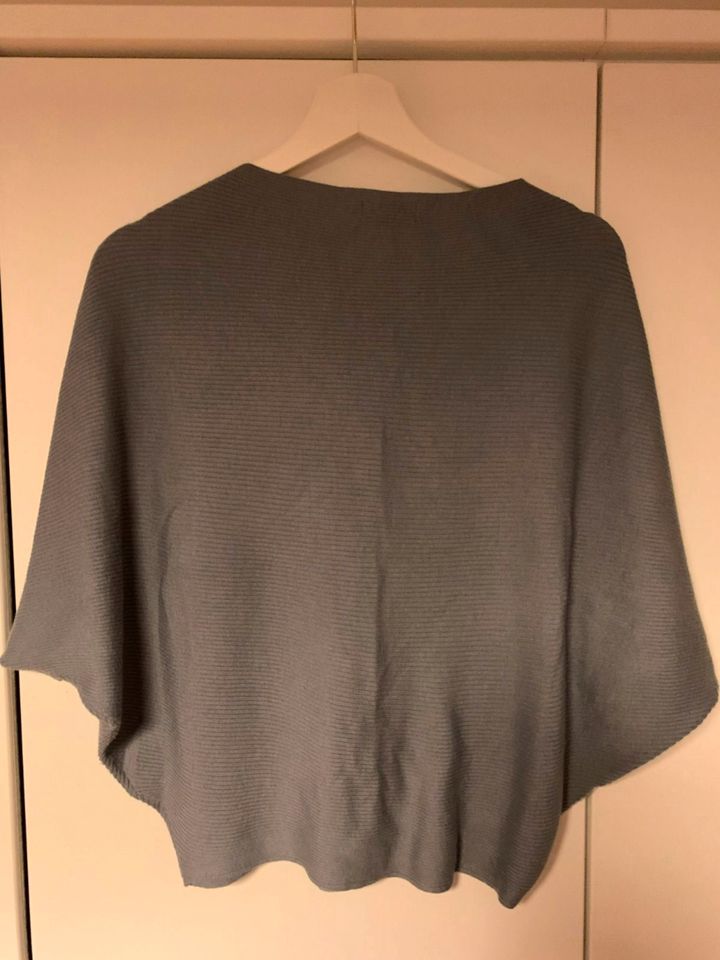 Strick Poncho v. Jacoueline de Young XS grau/blau Neuwertig TOP in Königswinter