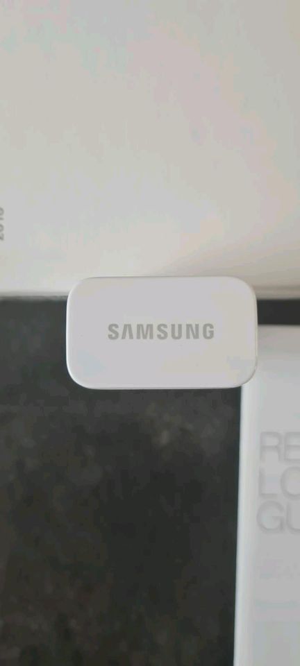 Samsung Galaxy A7 mit Zubehör in Lettweiler