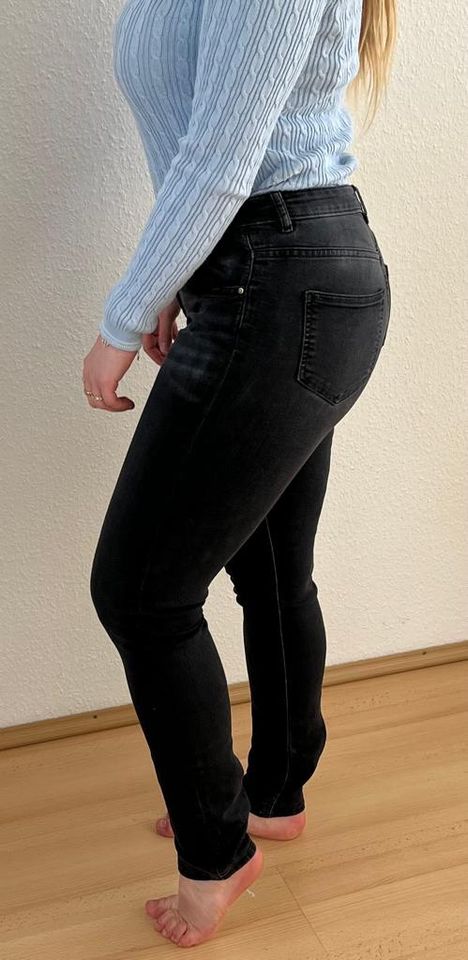 H&M HOSE L 40 y2k vintage retro schwarz jeans Sommer Mode style in Aichtal