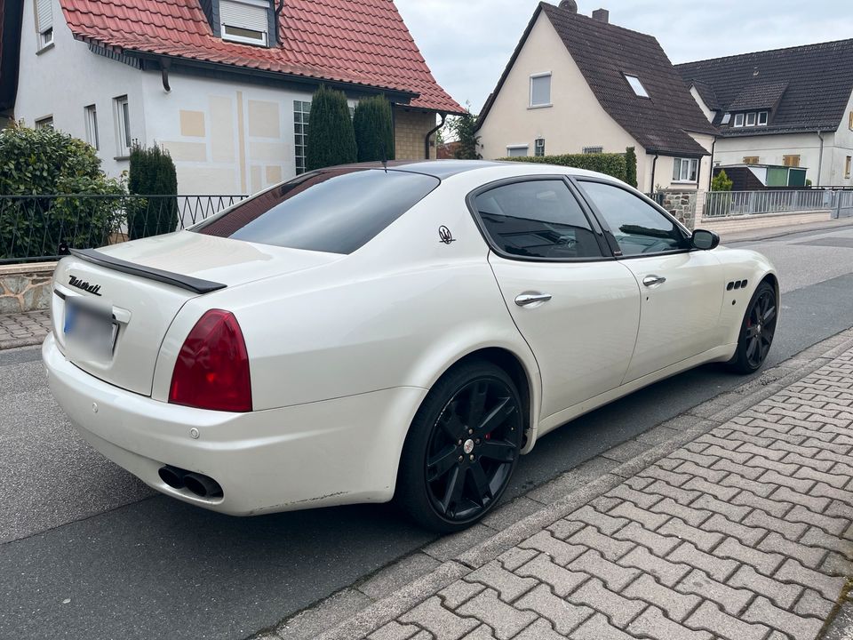 Maserati Quattroporte Sport GT - ZF Getriebe - Sonderlackierung in Rüsselsheim