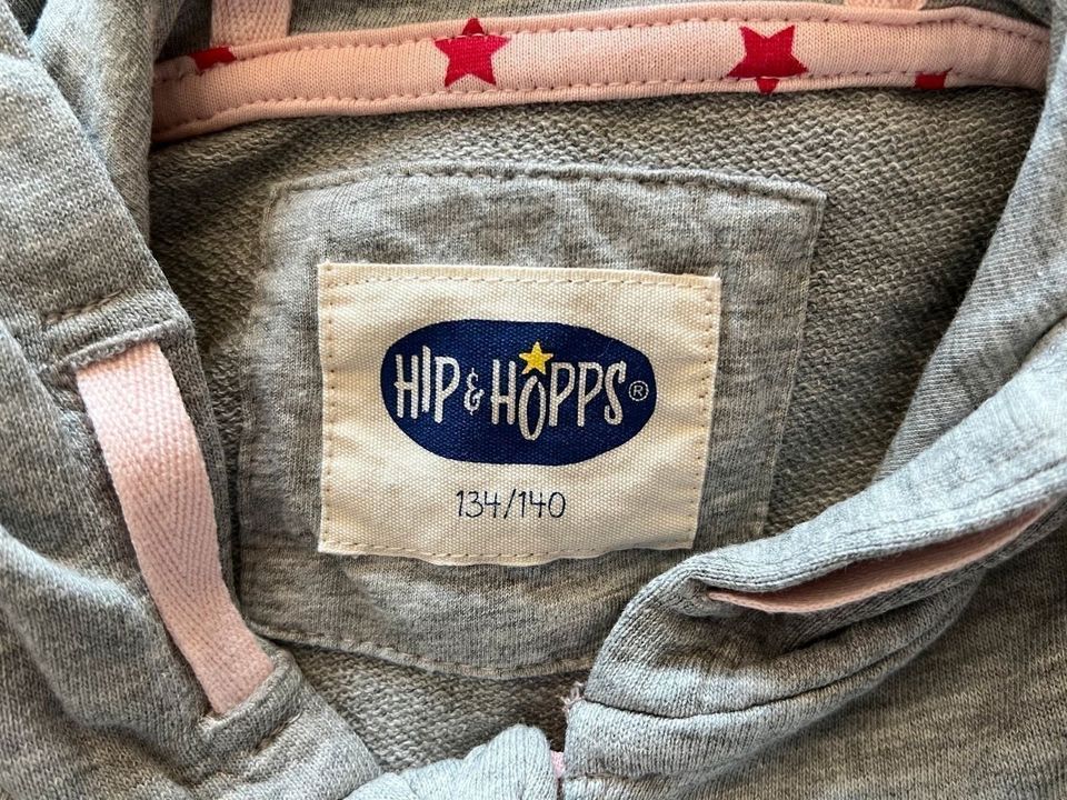 Hip & Hopps Mädchen Sweatjacke NEU Gr. 134/140 Jacke mit Kapuze in Meiningen