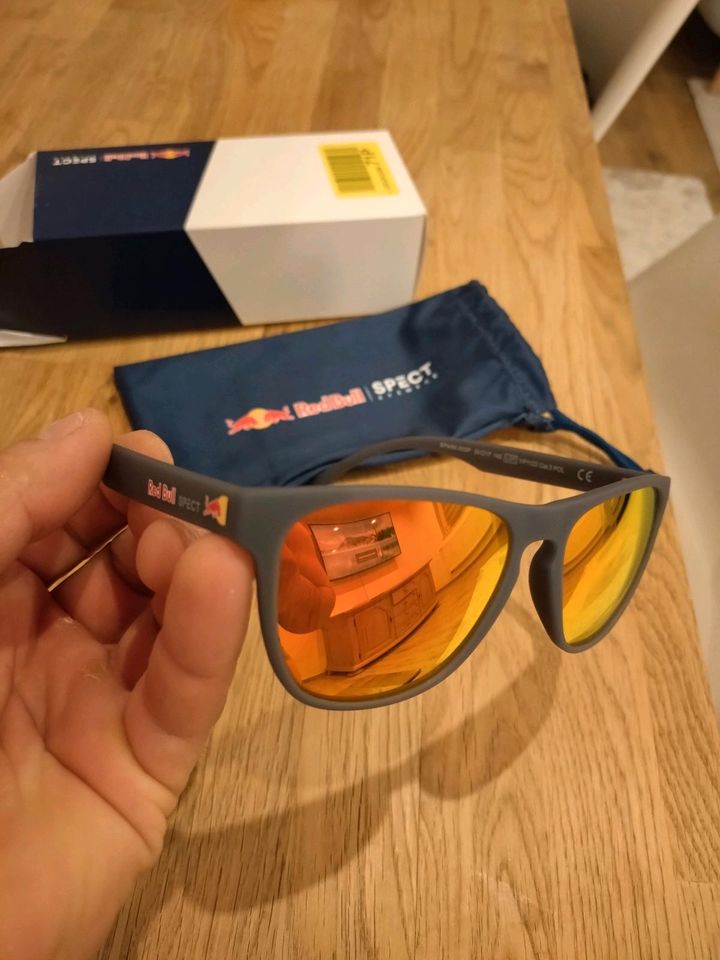 Red Bull Spect Unisex Sonnenbrille Neu in Ebersberg