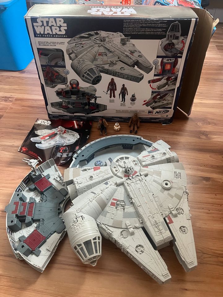 Millennium Falcon mit Licht und Sound von Hasbro/ Nerf in Husum