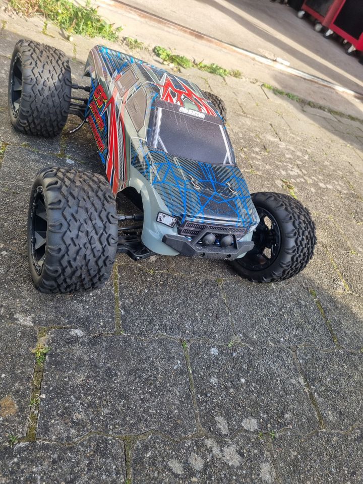 RC 1:8 Monster Truck in Singen