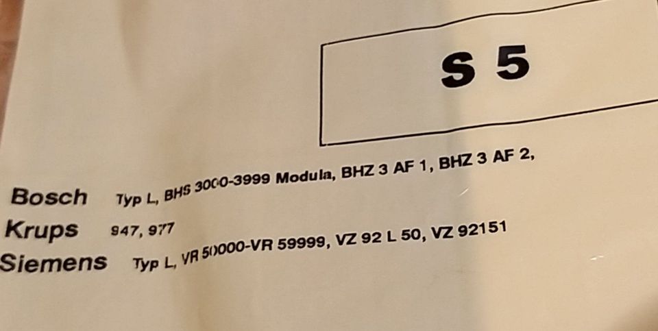 19 Staubsaugerbeutel S5 für Bosch,Krups,Siemens inkl. Motorfilter in Königslutter am Elm