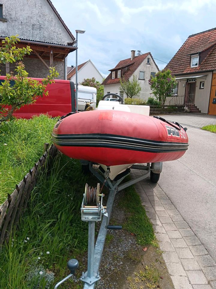 Zodiac festrumpf Boot in Vaihingen an der Enz