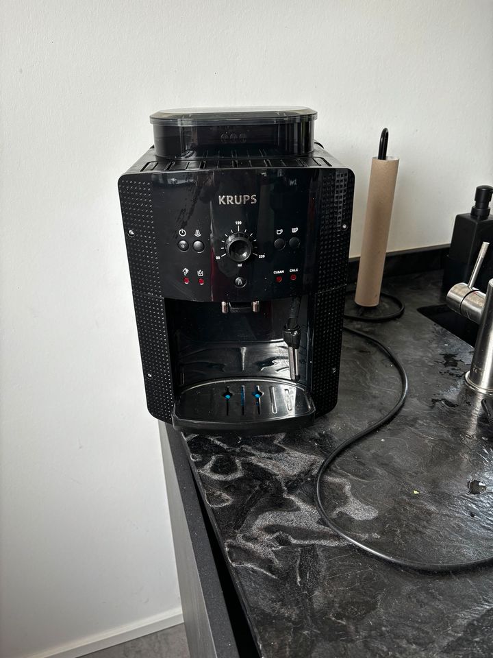 Krups Kaffeevollautomat EA81 in Neu-Anspach