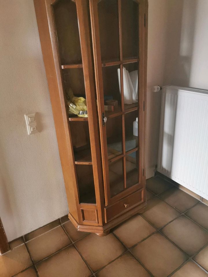 Schrank sehr gut Qualität in Friedberg (Hessen)