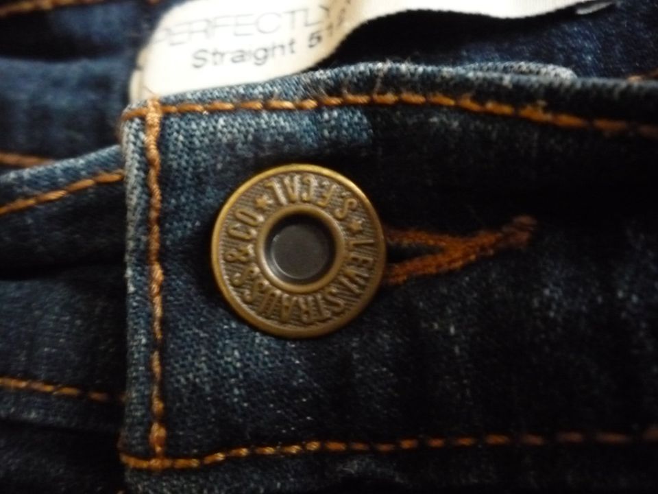 Levis Jeans Straight 512, Größe „14M“ (W36-L30) in Nürnberg (Mittelfr)