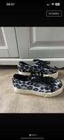 Superga Plateau Sneaker Leomuster grau Baden-Württemberg - Baindt Vorschau